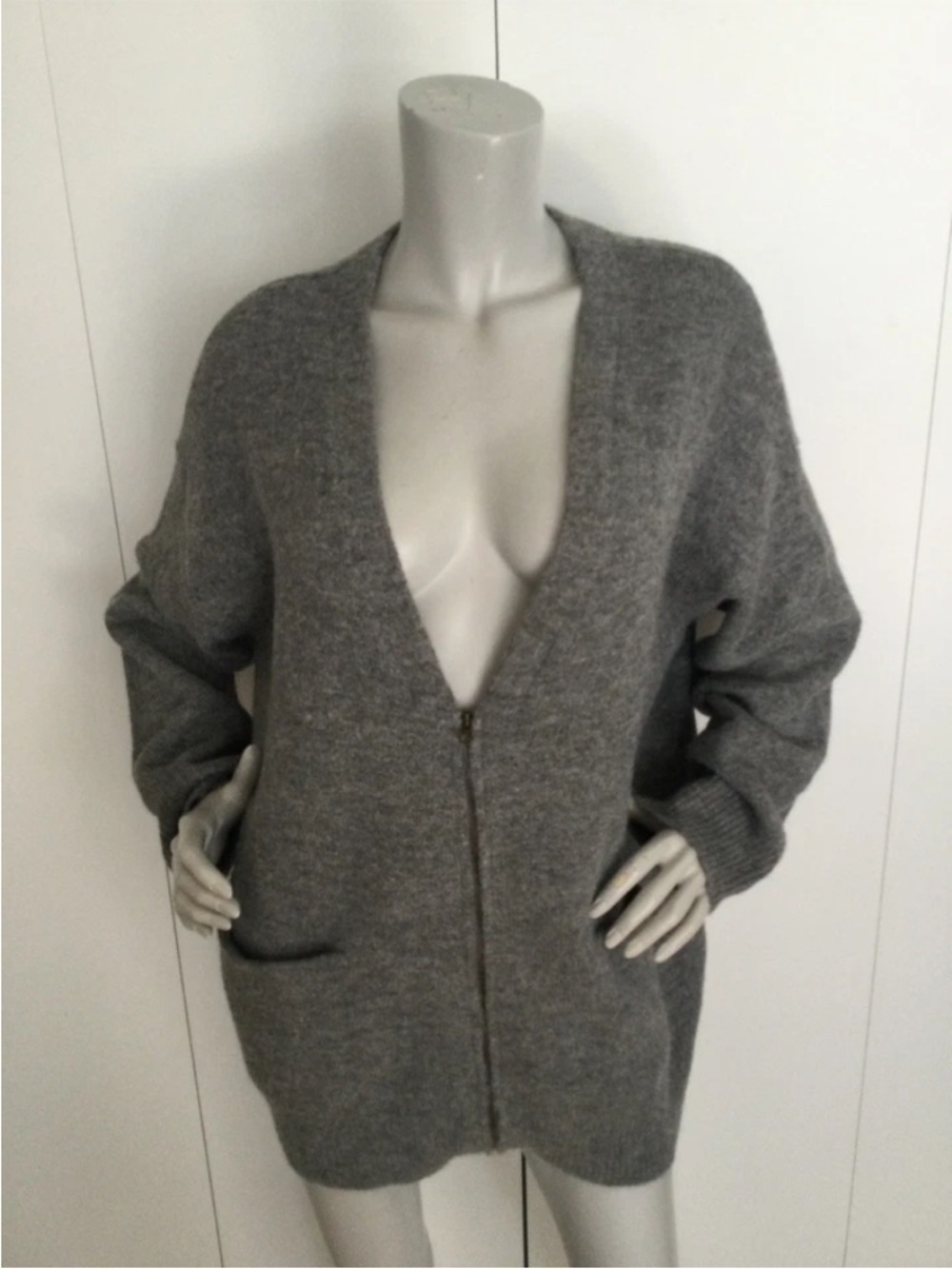 Mod Ref Gray Zip-Front Knit Cardigan Size M